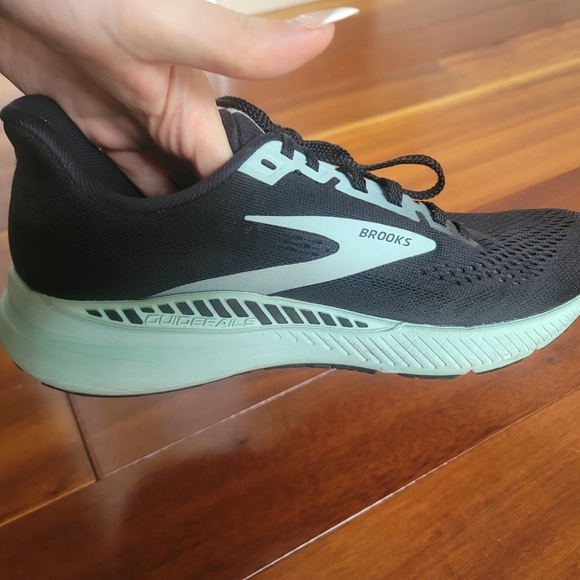 BROOKS size 7.5 teal/black running shoes - Picture 2 of 5